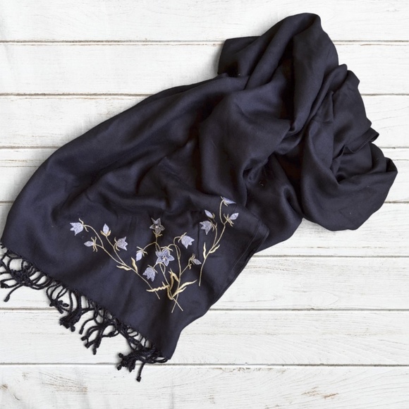 Valerie Stevens Accessories - Valerie Stevens Large Black Shawl/Wrap